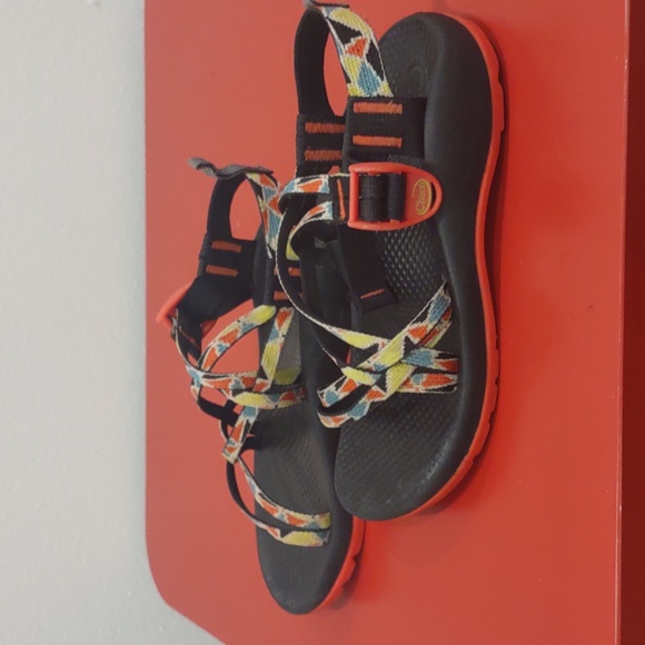 Chacos Big Kids Size 4 Primary Colors Geometric Print - Picture 3 of 9